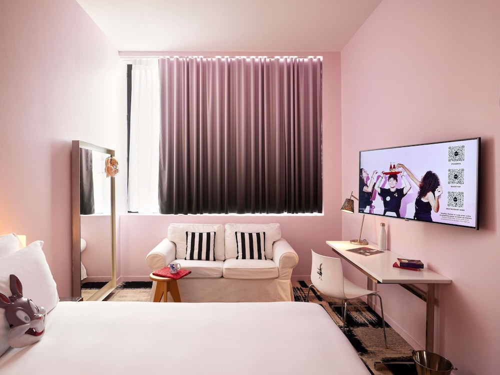 Large Mama del hotel Mama Shelter Bordeaux Centre