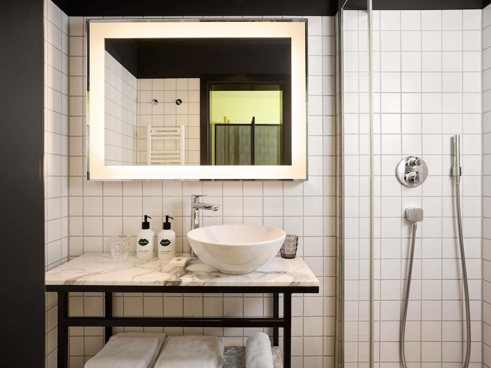 Medium Mama del hotel Mama Shelter Prague. Foto 3