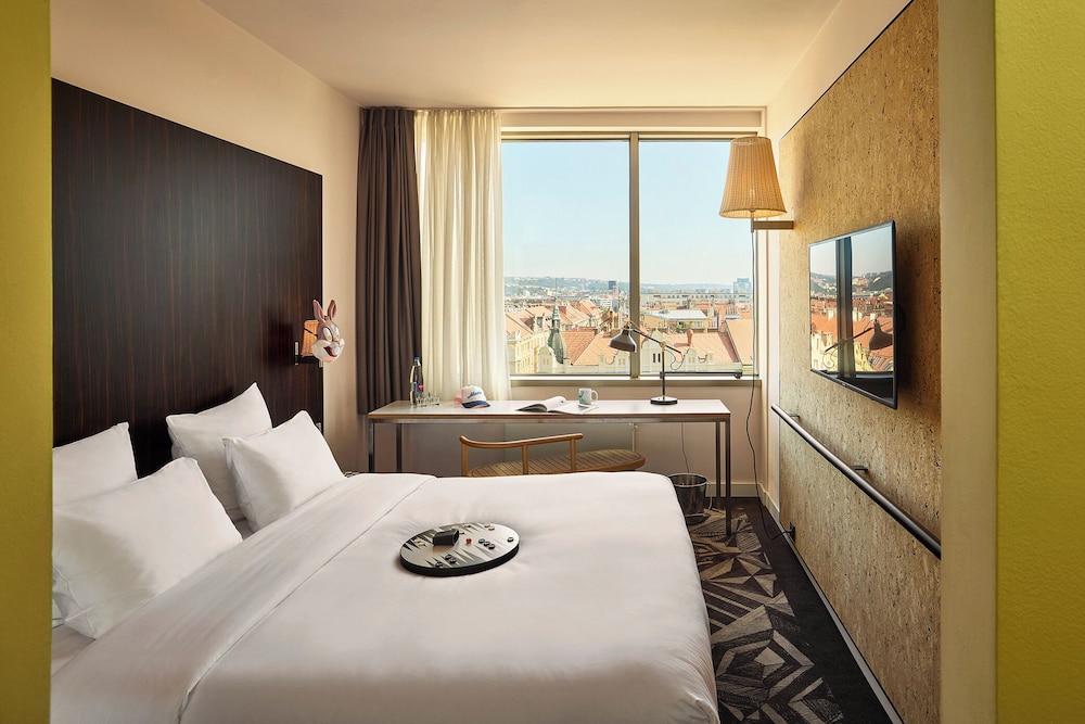 Medium Mama del hotel Mama Shelter Prague. Foto 4