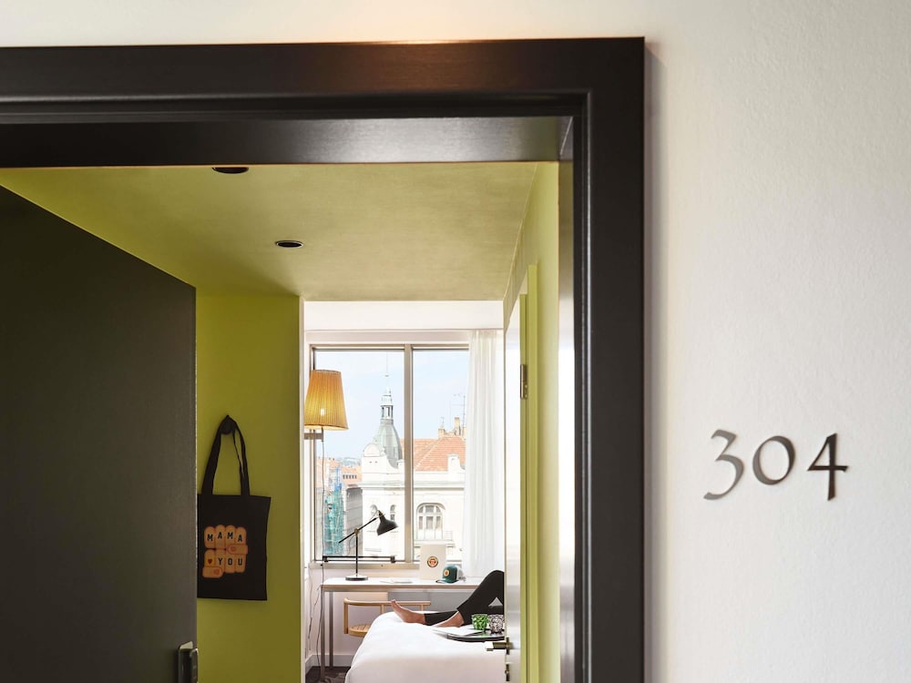 Medium Mama del hotel Mama Shelter Prague. Foto 6
