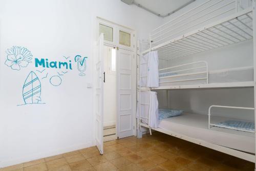 Cama en habitación compartida mixta - 12 camas del hotel Las Palmas by YouRoom. Foto 11