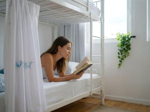 Cama en habitación compartida de 6 camas del hotel Las Palmas by YouRoom