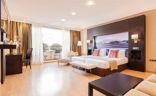 Habitación Doble Superior del hotel Oh Nice Ulises Ceuta