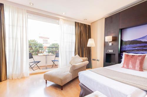 Habitación Doble Superior del hotel Oh Nice Ulises Ceuta. Foto 1