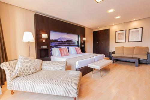 Habitación Doble Superior del hotel Oh Nice Ulises Ceuta. Foto 3