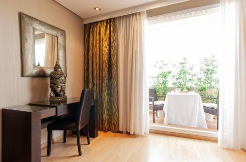 Suite del hotel Oh Nice Ulises Ceuta. Foto 8