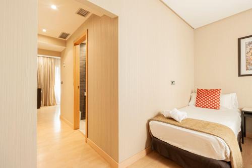 Habitación cuádruple del hotel Oh Nice Ulises Ceuta. Foto 1
