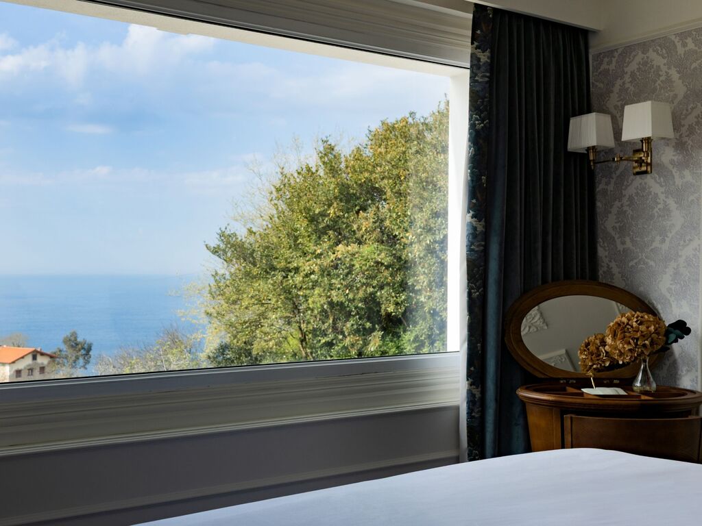 Doble Deluxe Club Vista Mar Frontal del hotel Luze Boutique San Sebastián. Foto 2