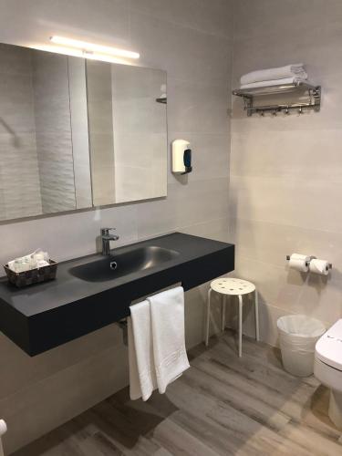 Habitación Doble - 1 o 2 camas del hotel Marqués De Santillana. Foto 4