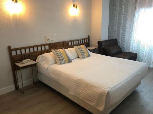 Habitación Doble - 1 o 2 camas del hotel Marqués De Santillana. Foto 9