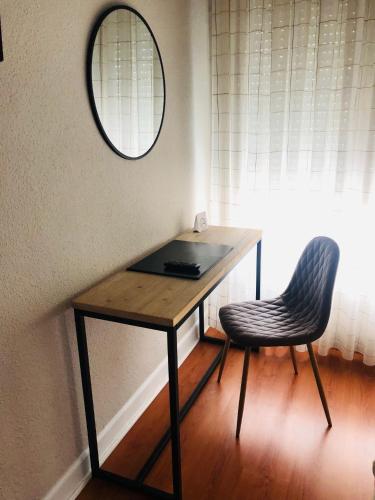 Habitación Triple Estándar del hotel Marqués De Santillana. Foto 6