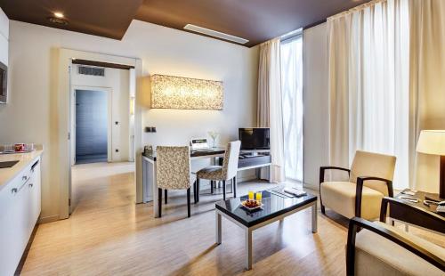 Suite Junior del hotel Sercotel Boulevard Vitoria. Foto 2