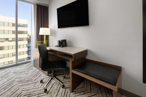Habitación Doble con 2 camas dobles - No fumadores del hotel Super 8 by Wyndham Bronx Near Stadium. Foto 4