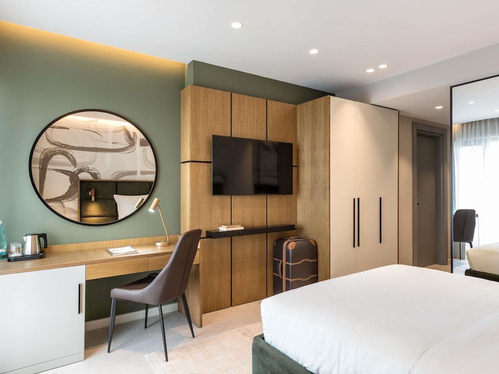 Habitación Clásica con 1 cama king size del hotel Mercure Tirana. Foto 4