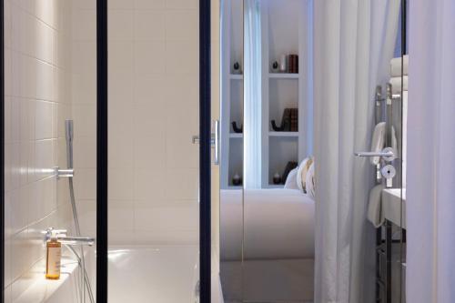 Prestige Double Room with Balcony del hotel De Banville. Foto 3