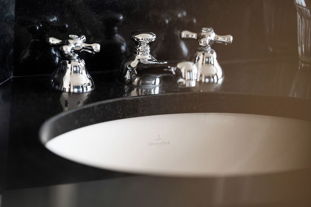 Habitación clásica doble del hotel Odeon Saint Germain. Foto 4