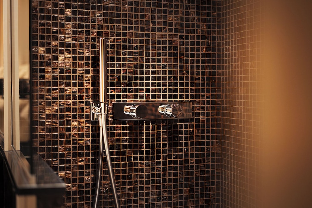 Habitación triple Deluxe del hotel Odeon Saint Germain. Foto 3