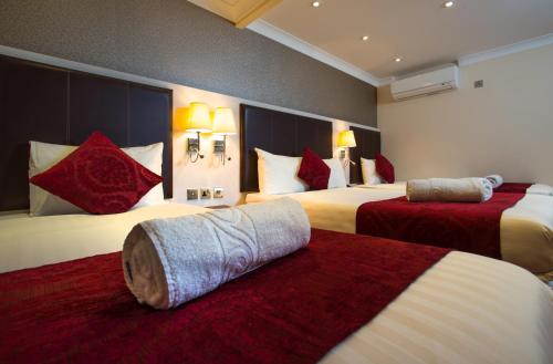 Habitación Doble Estándar con 2 camas dobles del hotel Best Western Buckingham Palace Rd. Foto 2