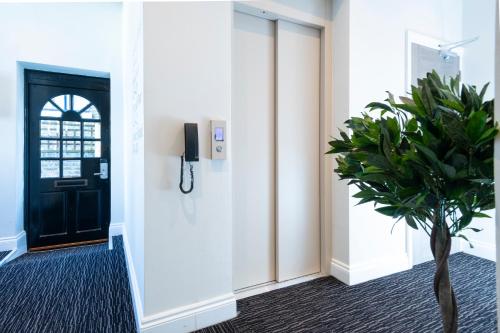 Estudio con 2 camas extragrandes - No fumadores del hotel Best Western Chiswick Palace and Suites. Foto 10