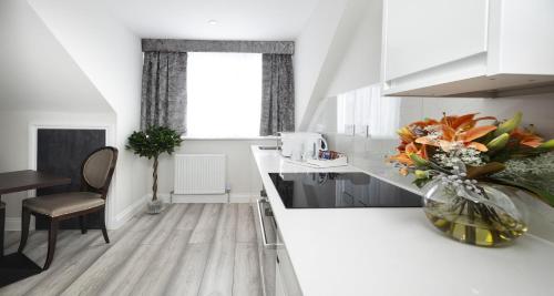 Estudio con cama extragrande del hotel Best Western Chiswick Palace and Suites. Foto 1