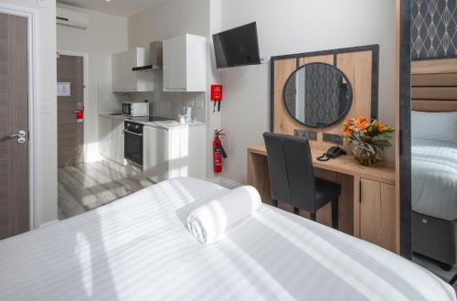 Estudio con cama extragrande del hotel Best Western Chiswick Palace and Suites. Foto 4