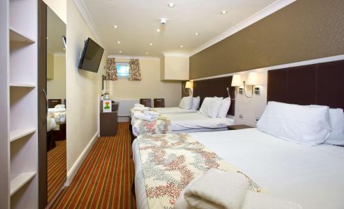 Habitación Triple Estándar del hotel Best Western Chiswick Palace and Suites