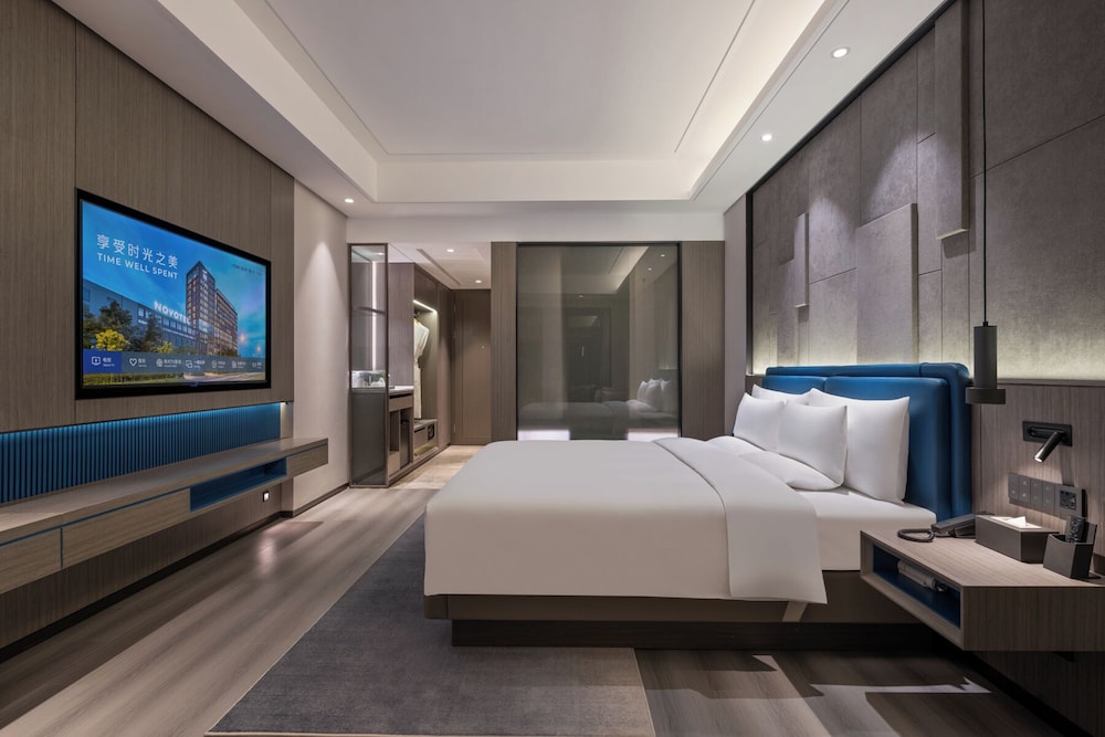 Habitación Deluxe, 1 cama de matrimonio grande del hotel Novotel Kunshan Yangcheng Lake