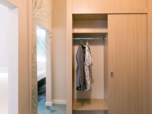Habitación Doble Estándar - 2 camas del hotel ibis Styles Dunarea Galati. Foto 1