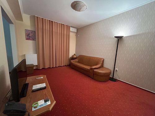 Suite con 1 cama doble del hotel ibis Styles Dunarea Galati. Foto 1