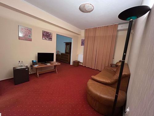 Suite con 1 cama doble del hotel ibis Styles Dunarea Galati. Foto 3