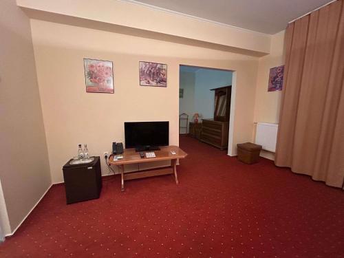 Suite con 1 cama doble del hotel ibis Styles Dunarea Galati. Foto 8