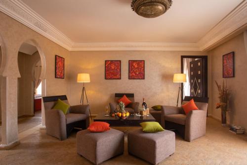 Habitación Cuádruple de Lujo del hotel Dellarosa Boutique and Spa. Foto 9