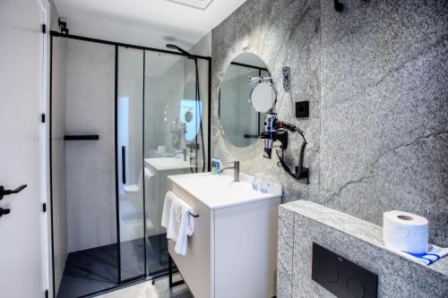 Estudio con 1 cama grande del hotel Gran Via. Foto 7