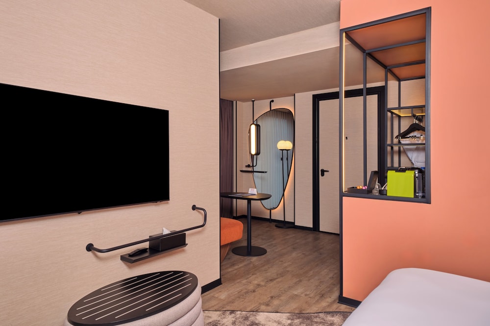 Habitación Superior con 1 cama doble del hotel Novotel Istanbul Bomonti. Foto 3