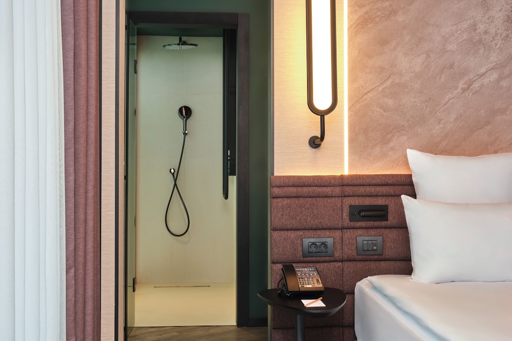 Suite Executive con 1 cama doble del hotel Novotel Istanbul Bomonti. Foto 2