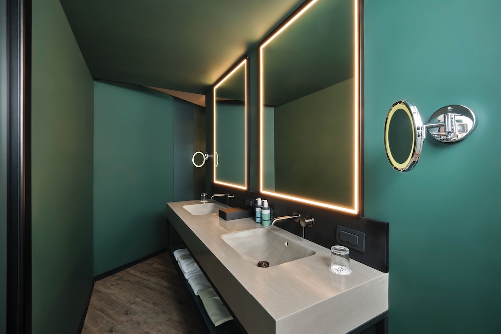 Suite Executive con 1 cama doble del hotel Novotel Istanbul Bomonti. Foto 5