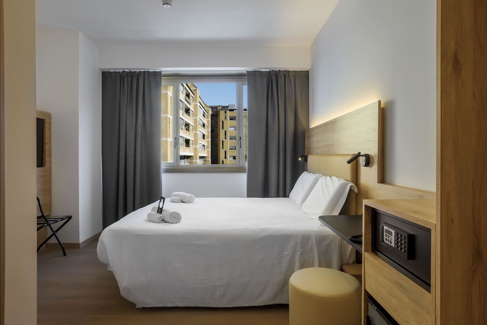 Habitación Doble Económica del hotel B&B HOTEL Catania City Center. Foto 1
