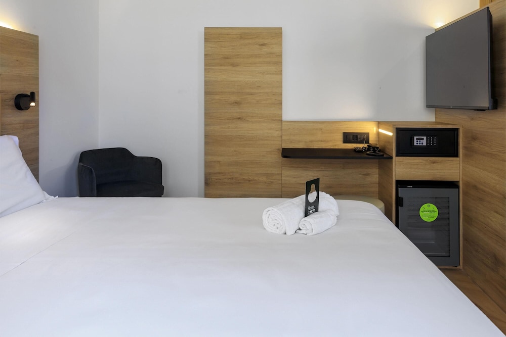 Habitación Triple del hotel B&B HOTEL Catania City Center. Foto 2