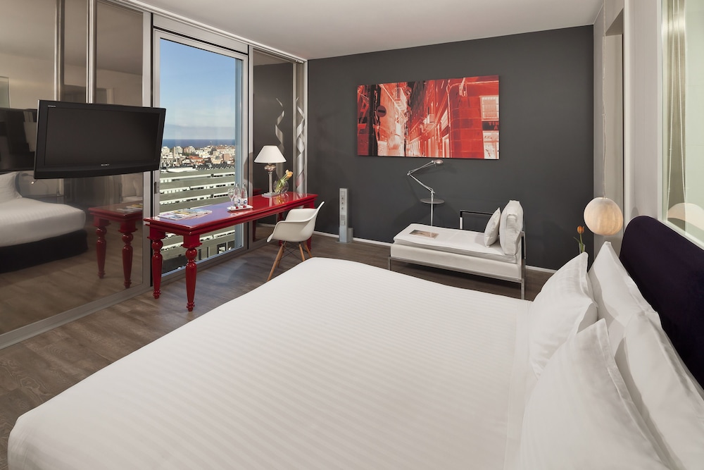 Connected Family Room Vista Mar del hotel Melia Barcelona Sky. Foto 6