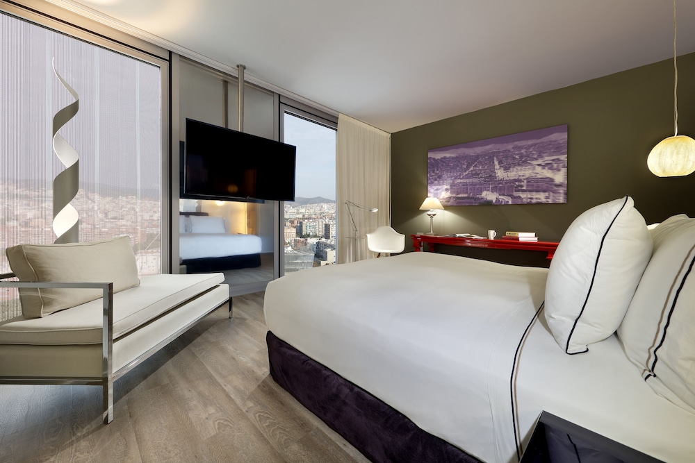 Premium Room Vista Ciudad del hotel Melia Barcelona Sky. Foto 1