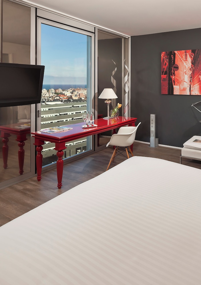 Premium Room Vista Mar del hotel Melia Barcelona Sky. Foto 1