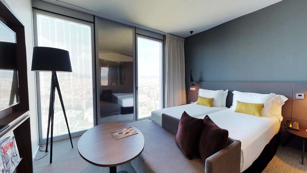 The Level Grand Premium Vista Ciudad del hotel Melia Barcelona Sky. Foto 3