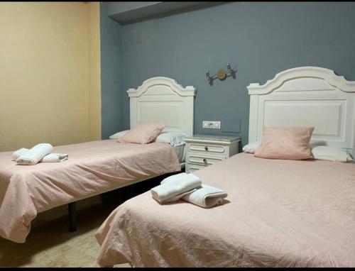 Habitación Doble con ventilador y radiador - 2 camas individuales del hotel Medina Centro. Foto 1