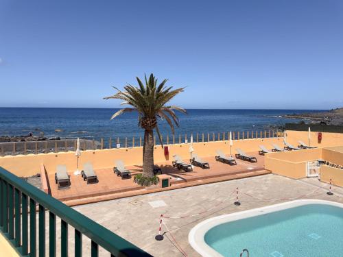 Apartamento de 1 dormitorio con balcón y vistas al mar del hotel Complejo Las Tres Palmeras. Foto 19