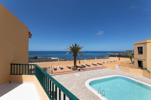 Apartamento de 1 dormitorio con balcón y vistas al mar del hotel Complejo Las Tres Palmeras. Foto 20