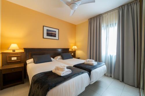 Apartamento de 1 dormitorio con balcón y vistas al mar del hotel Complejo Las Tres Palmeras. Foto 26