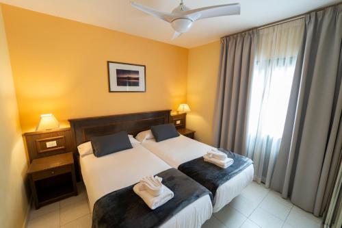 Apartamento de 1 dormitorio con balcón y vistas al mar del hotel Complejo Las Tres Palmeras. Foto 27