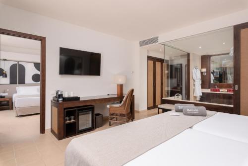 Habitación Comunicada del hotel Barceló Tenerife. Foto 5