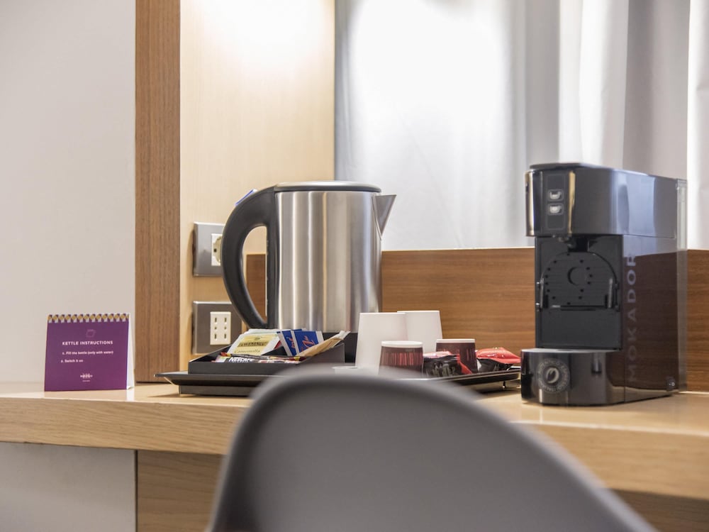 Habitación Standard con una cama de matrimonio del hotel Mercure Roma Oeste. Foto 3