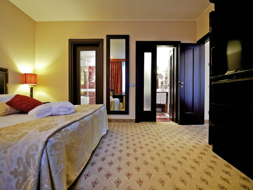 SUITE EXECUTIVE CON CAMA DOBLE del hotel Mercure Roma Oeste